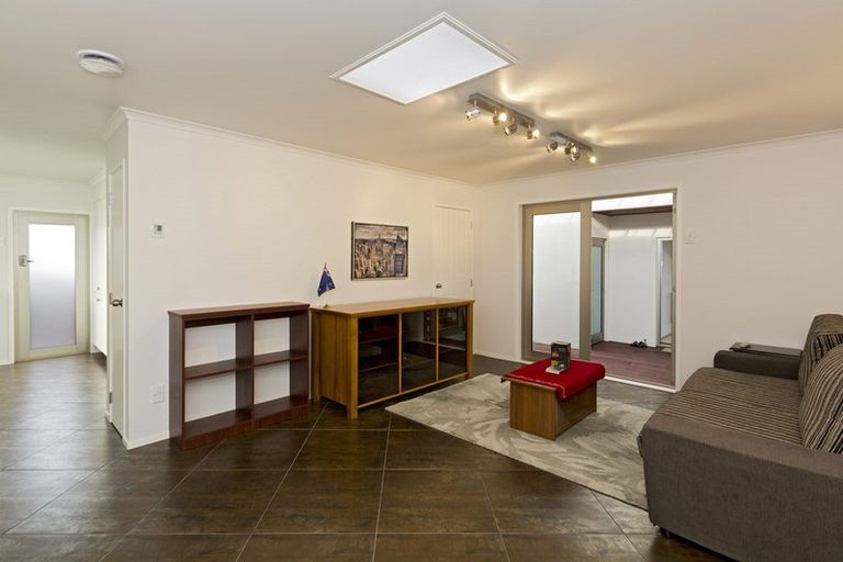 Photo of property in 69 Omokoroa Road, Omokoroa, 3114