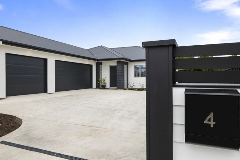 Photo of property in 4 Kiwitea Grove, Feilding, 4702