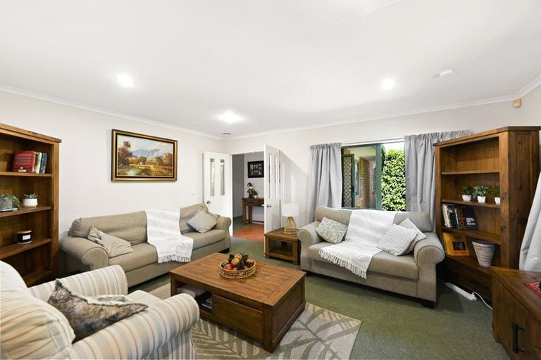 Photo of property in 33 Diomede Glade, Flagstaff, Hamilton, 3210