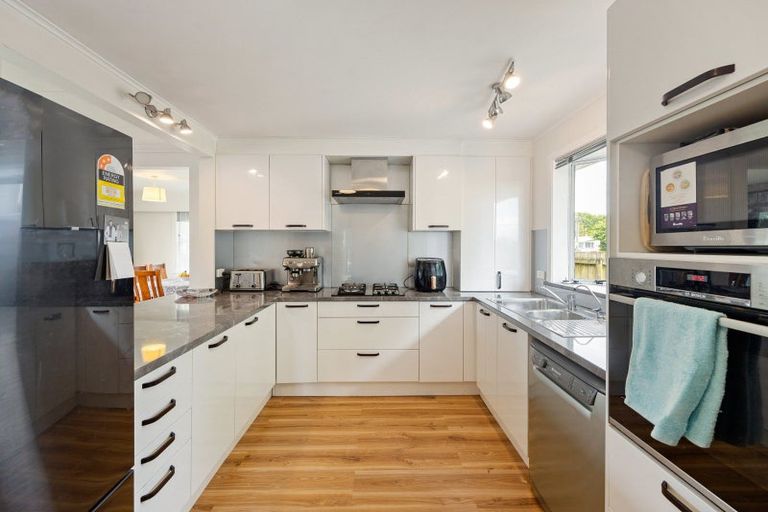 Photo of property in 58 Northolt Road, Fairview Downs, Hamilton, 3214