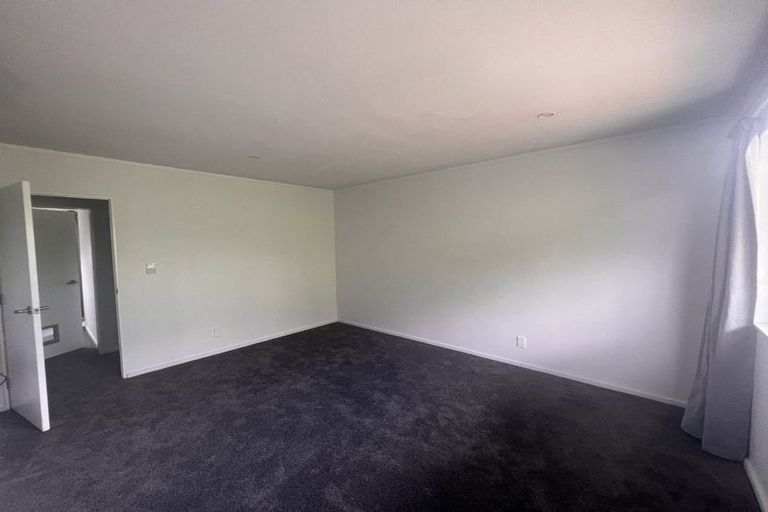 Photo of property in 17 Jasmine Grove, Maungaraki, Lower Hutt, 5010