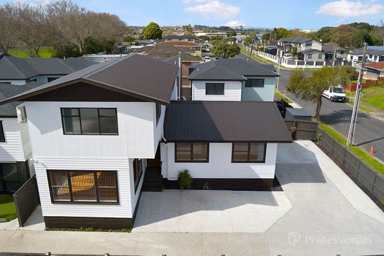 Photo of property in 17 Kohinoor Avenue, Mangere, Auckland, 2022