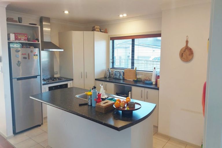 Photo of property in 26 Ronald Scott Grove, Riverstone Terraces, Upper Hutt, 5018