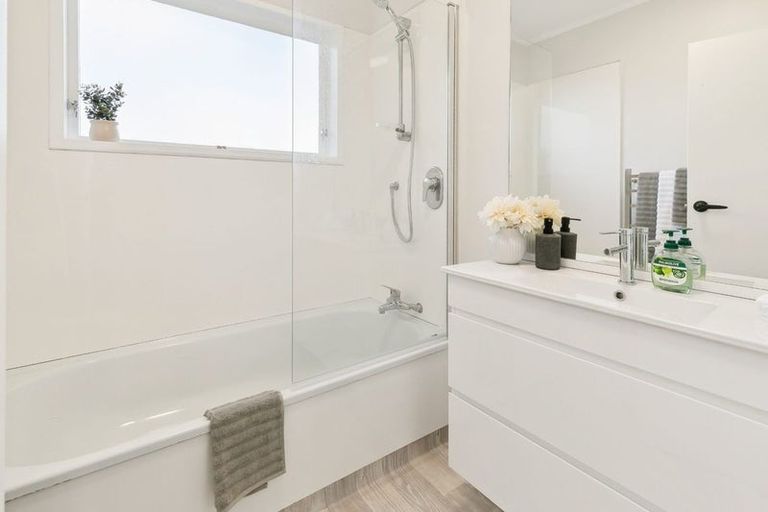 Photo of property in 49 Cypress Drive, Maungaraki, Lower Hutt, 5010