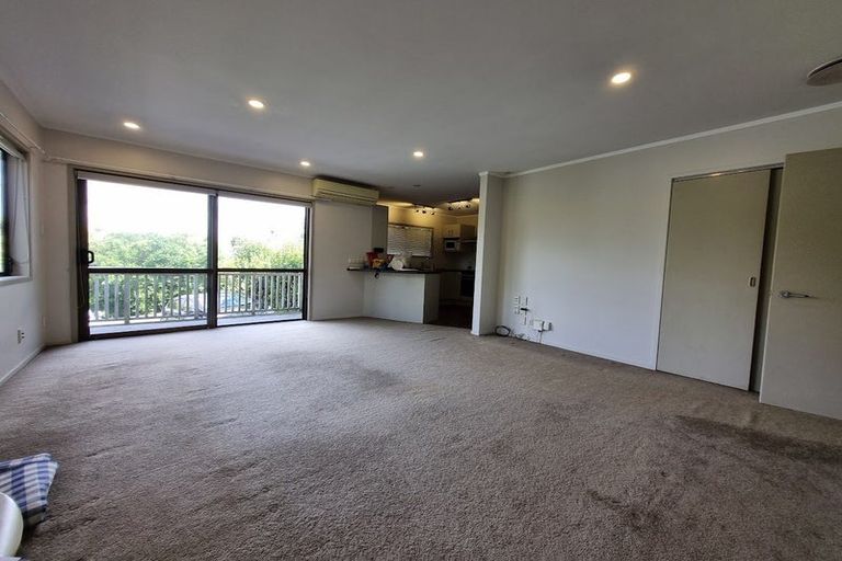 Photo of property in 1/135 Edmonton Road, Te Atatu South, Auckland, 0610