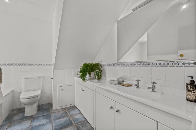 Photo of property in 34 Norwood Road, Bayswater, Auckland, 0622