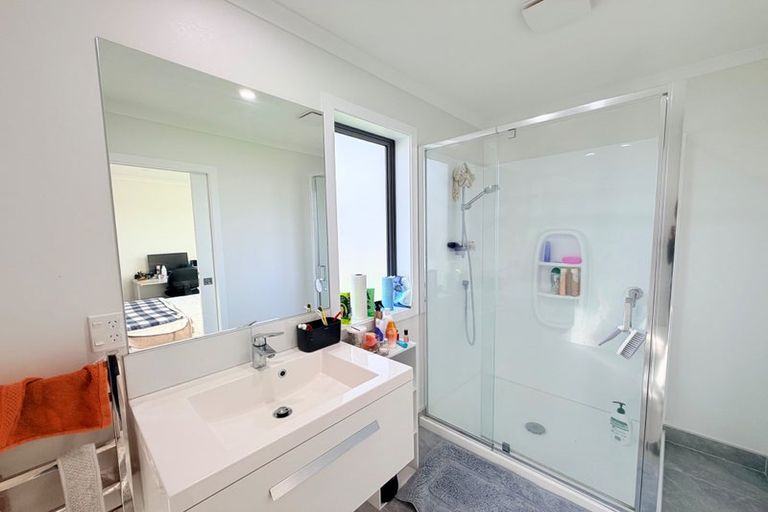 Photo of property in 9 Taraiti Crescent, Kenepuru, Porirua, 5022