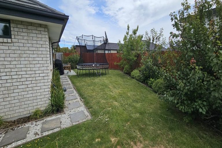 Photo of property in 24 Luxembourg Crescent, Halswell, Christchurch, 8025