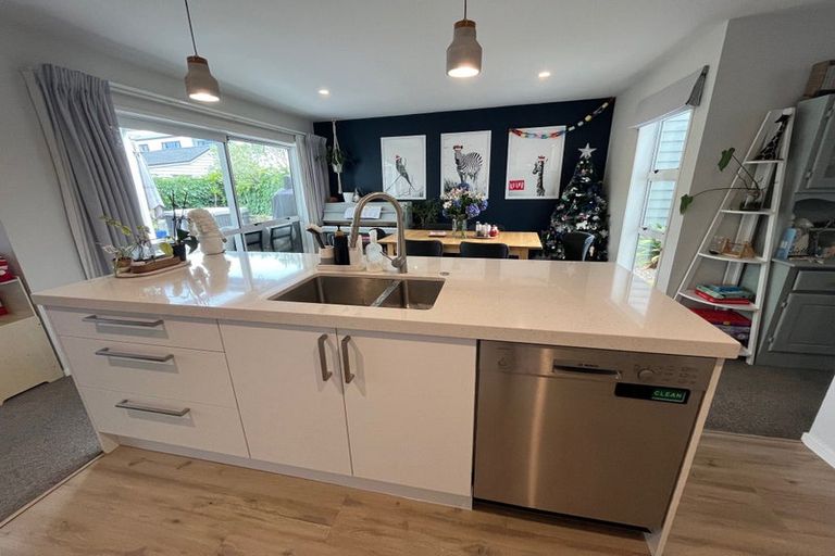 Photo of property in 8 Ruhanui Lane, Pakuranga Heights, Auckland, 2010