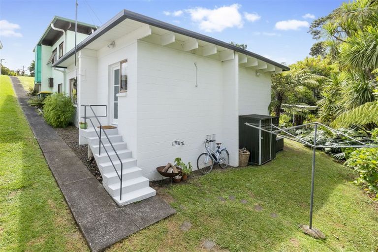 Photo of property in 2/16 Valron Road, Te Atatu South, Auckland, 0602