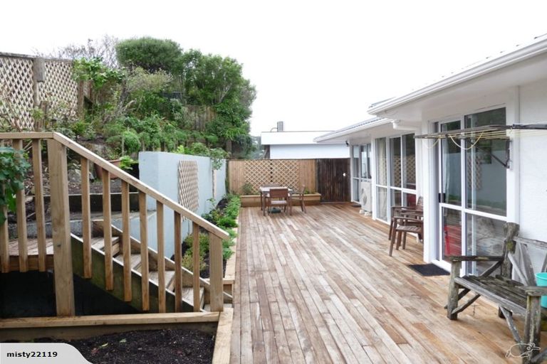 Photo of property in 12 Bristow Place, Karori, Wellington, 6012