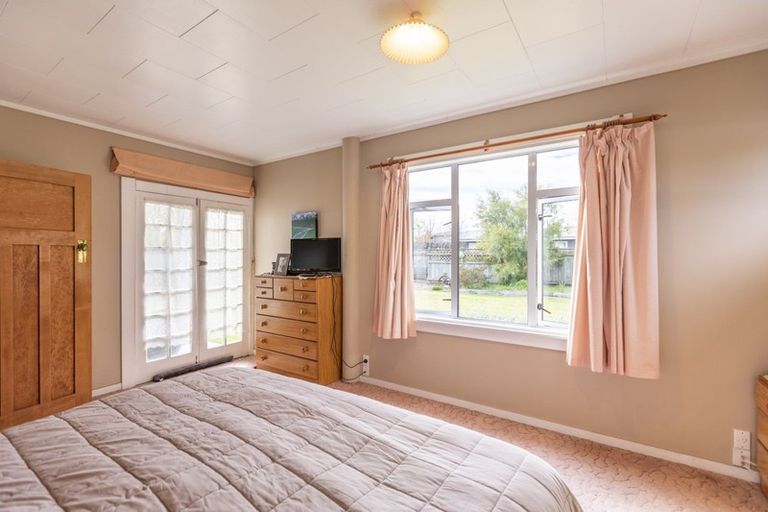 Photo of property in 16 Goodger Street, Waipukurau, 4200