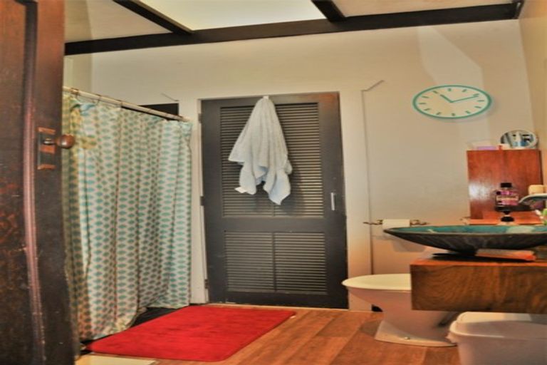 Photo of property in 4 Keystone Avenue, Mount Roskill, Auckland, 1041