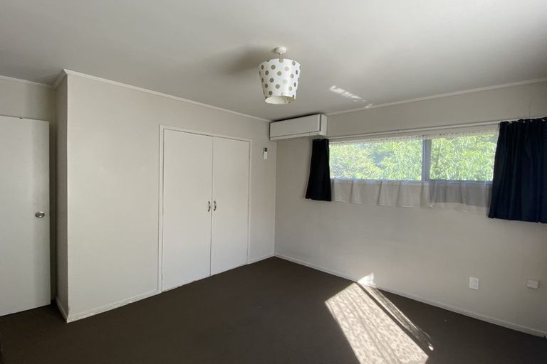 Photo of property in 8 Crosby Road, West Harbour, Auckland, 0618