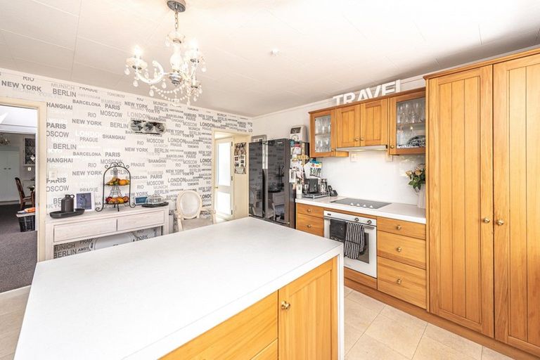 Photo of property in 12 Tarata Street, Saint Johns Hill, Whanganui, 4501