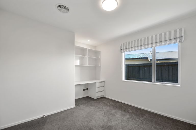 Photo of property in 16 Warhorse Gate, Halswell, Christchurch, 8025