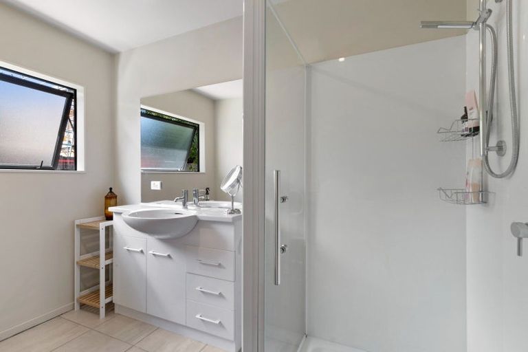 Photo of property in 8a Amber Close, Arthurs Point, Queenstown, 9371