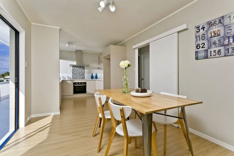 Photo of property in 1/23 Target Road, Totara Vale, Auckland, 0629