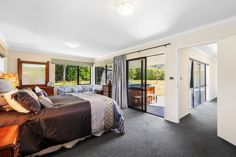 Photo of property in 52 School Road, Riverhead, 0820