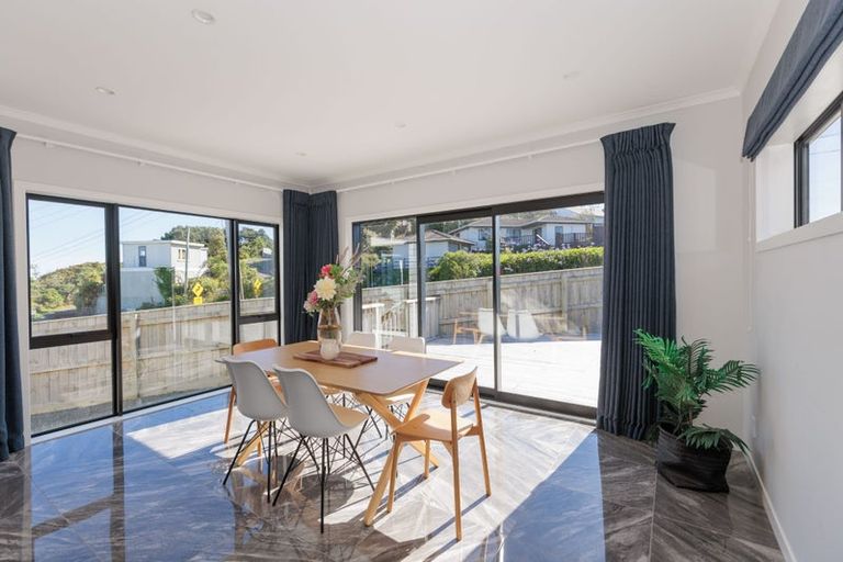 Photo of property in 46 Domett Street, Newlands, Wellington, 6037