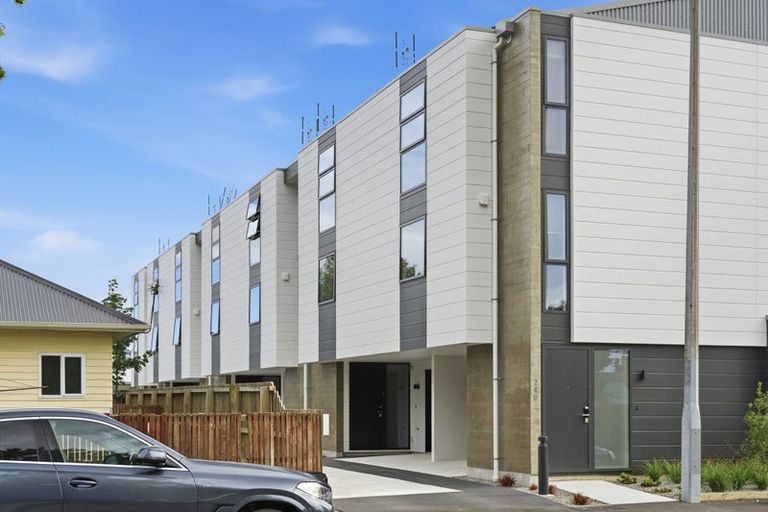 Photo of property in 2/240 Worcester Street, Christchurch Central, Christchurch, 8011