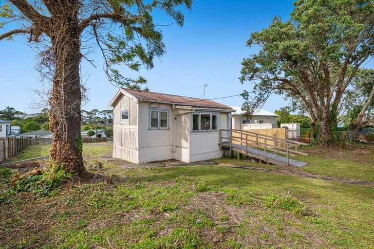 Photo of property in 929 Whangaparaoa Road, Manly, Whangaparaoa, 0930