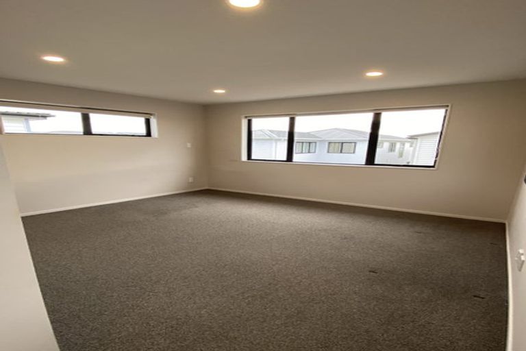 Photo of property in 30 Toanui Road, Hobsonville, Auckland, 0616