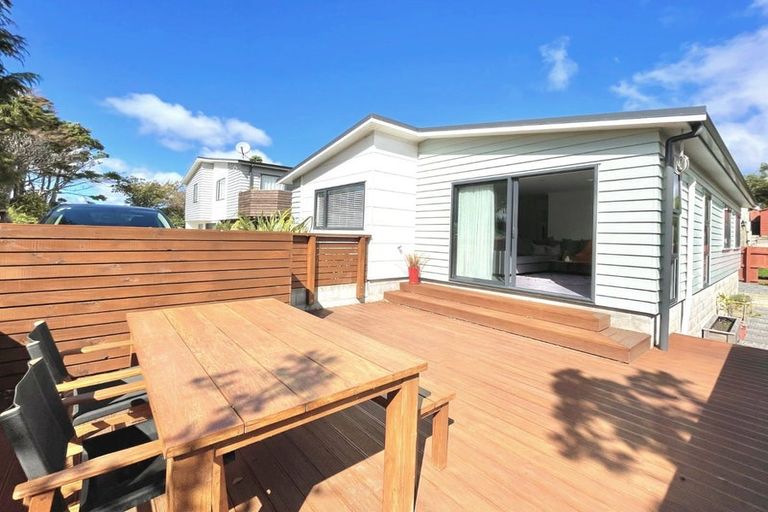 Photo of property in 2 Tuapapa Street, Johnsonville, Wellington, 6037