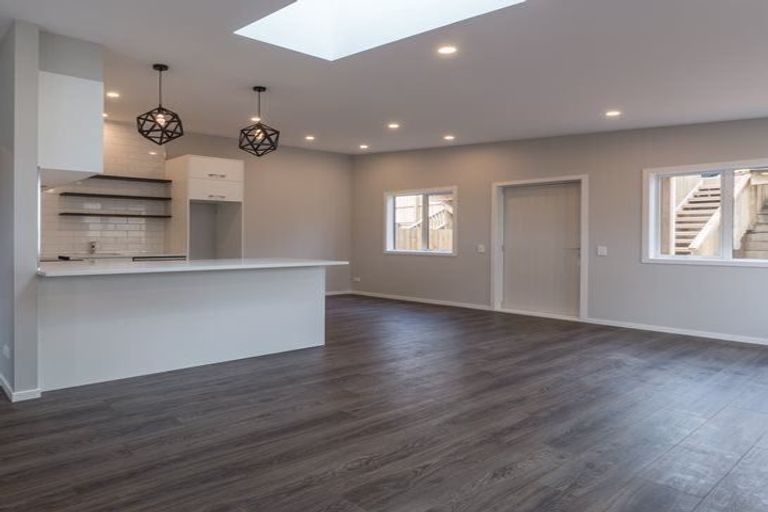 Photo of property in 1a Court Road, Tawa, Wellington, 5028