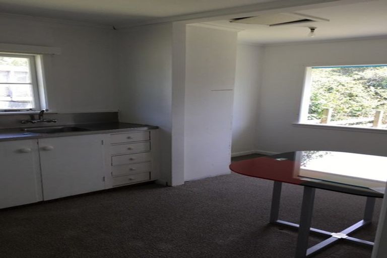Photo of property in 11 Matipo Road, Mairangi Bay, Auckland, 0630