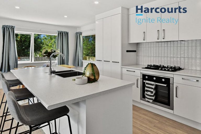 Photo of property in 23a Lane Road, Weymouth, Auckland, 2103