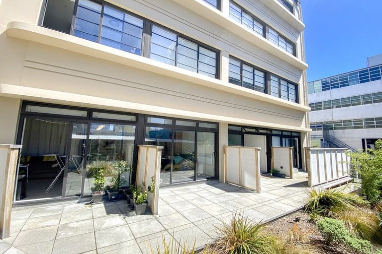 Photo of property in 102/3 Roxburgh Street, Mount Victoria, Wellington, 6011