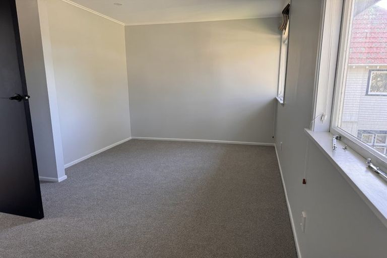 Photo of property in 26 Ngaio Road, Kelburn, Wellington, 6012