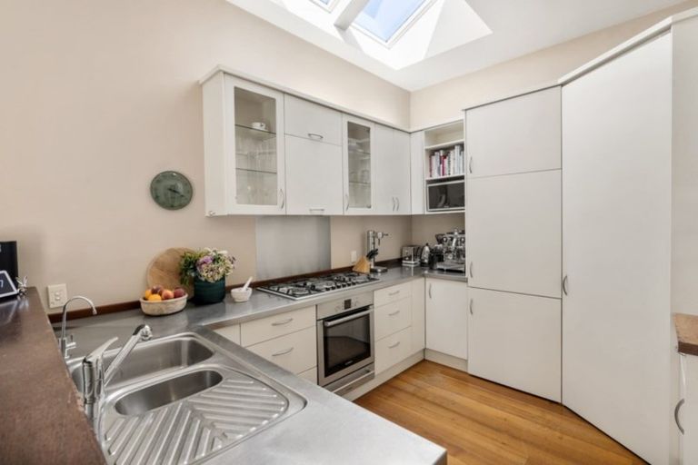 Photo of property in 21 Rattray Street, Devonport, Auckland, 0624