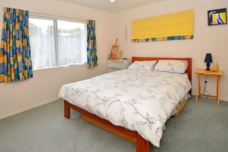 Photo of property in 51 Carisbrook Crescent, Papakura, 2110