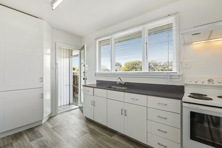 Photo of property in 2/7 Aileen Place, Upper Riccarton, Christchurch, 8041