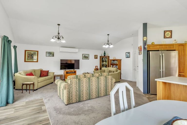 Photo of property in 425 Southland Place, Raureka, Hastings, 4120