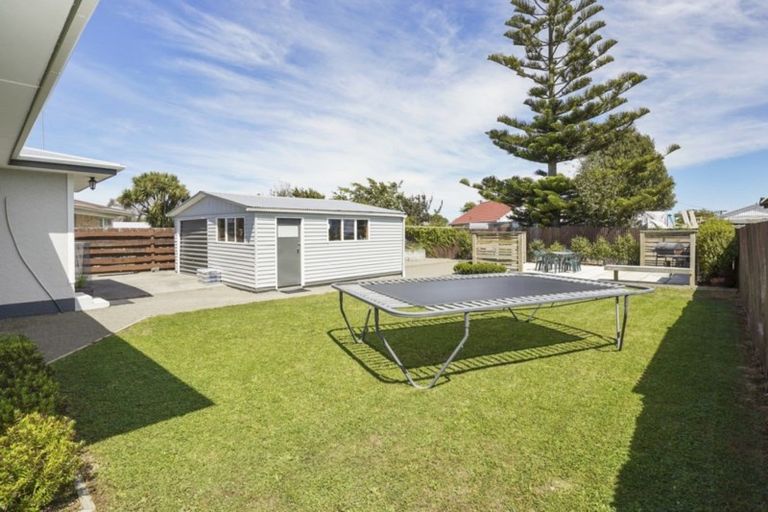 Photo of property in 6 Tararua Terrace, Cloverlea, Palmerston North, 4412