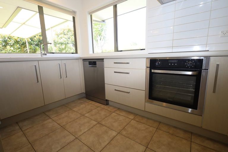 Photo of property in 43 Woodleigh Place, Ohauiti, Tauranga, 3112