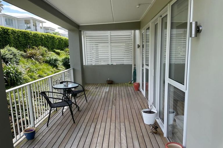 Photo of property in 20 Rewa Rewa Lane, Orewa, 0931