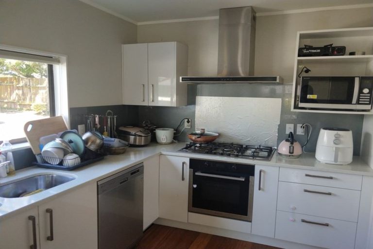 Photo of property in 6a Lilian Place, Farm Cove, Auckland, 2012