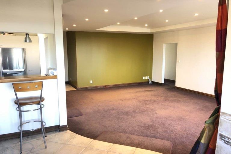 Photo of property in 19 Chivalry Road, Glenfield, Auckland, 0629