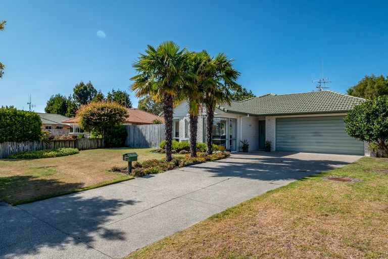 Photo of property in 22 The Gardens Drive, Papamoa Beach, Papamoa, 3118