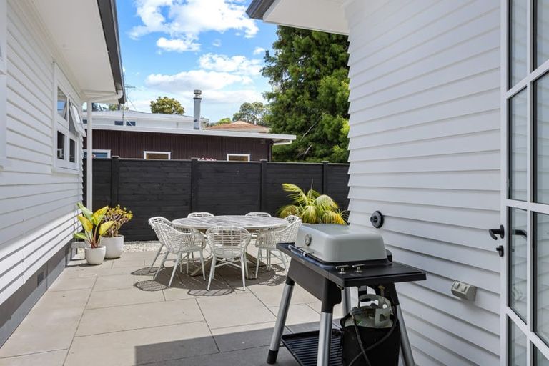 Photo of property in 70 Glenvar Road, Torbay, Auckland, 0630