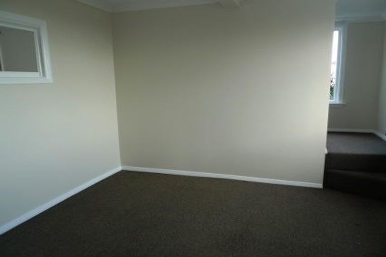 Photo of property in 109 Black Rock Road, Newlands, Wellington, 6037