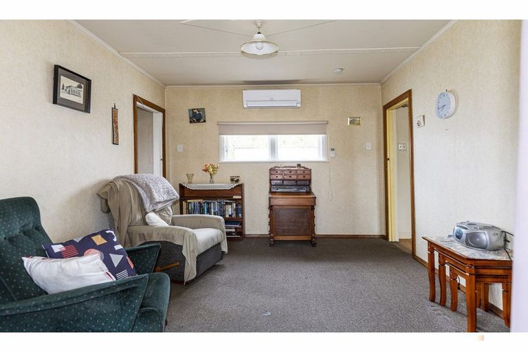 Photo of property in 28 Augustine Street, Waimate, 7924