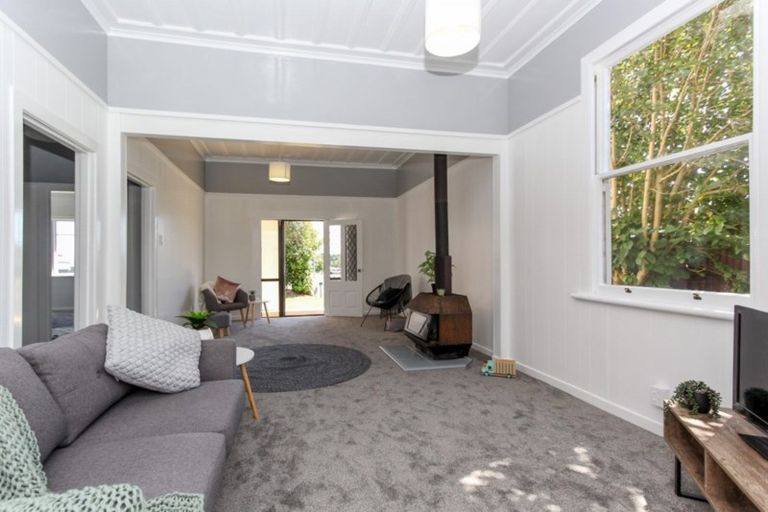 Photo of property in 17a Brookes Terrace, Waitara, 4320