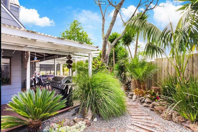 Photo of property in 158 Luckens Road, West Harbour, Auckland, 0618