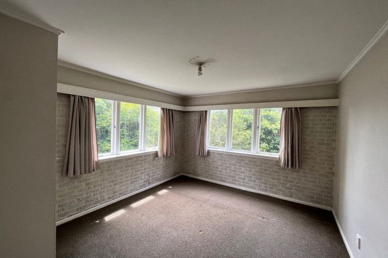 Photo of property in 60 Edmonton Road, Henderson, Auckland, 0612