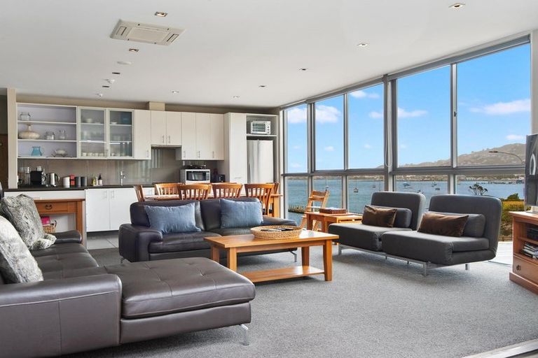 Photo of property in Patent 326 Apartments, 301h/326 Evans Bay Parade, Hataitai, Wellington, 6021